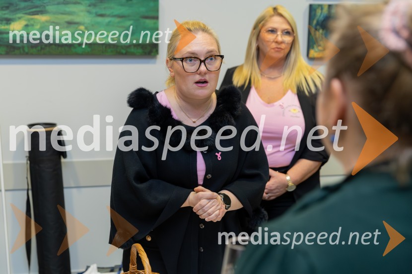 Roza oktober in moška moda, humanitarn modna revija