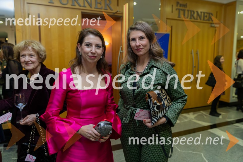 Roza oktober in moška moda, humanitarn modna revija