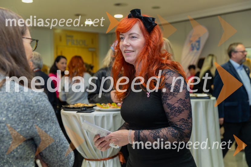 Roza oktober in moška moda, humanitarn modna revija