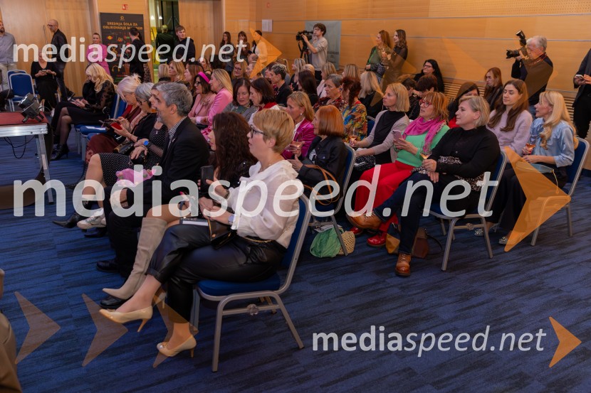 Roza oktober in moška moda, humanitarn modna revija