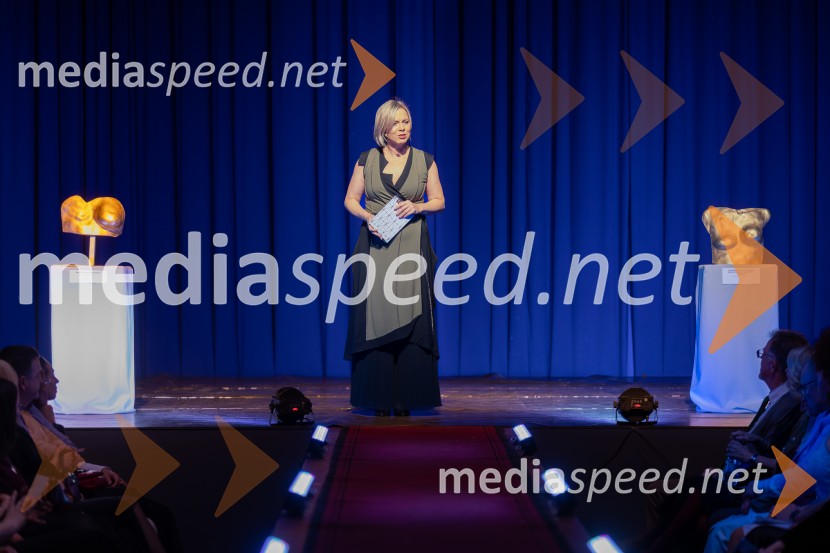 Roza oktober in moška moda, humanitarn modna revija