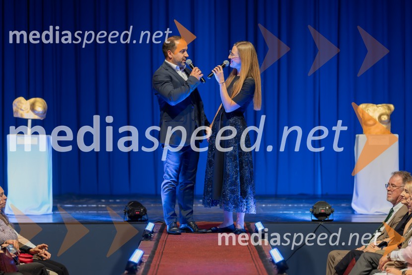 Roza oktober in moška moda, humanitarn modna revija