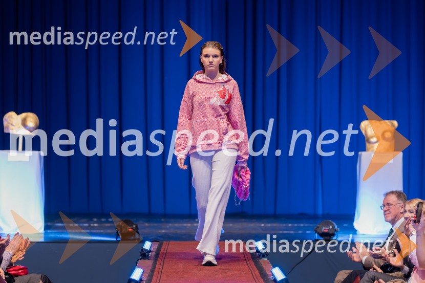 Roza oktober in moška moda, humanitarn modna revija