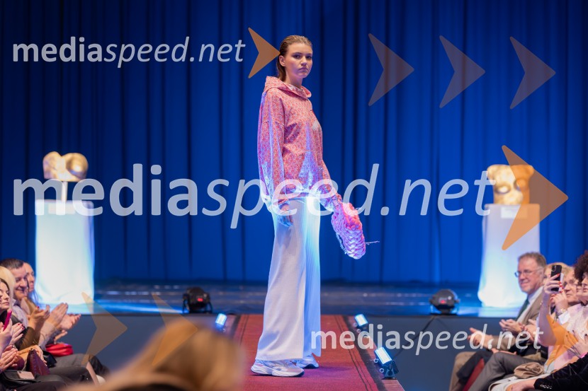 Roza oktober in moška moda, humanitarn modna revija