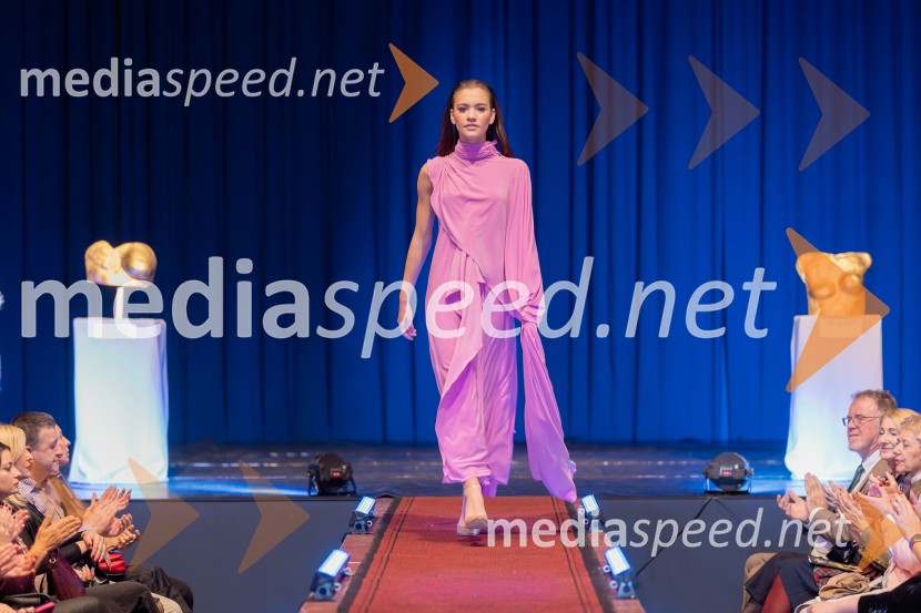 Roza oktober in moška moda, humanitarn modna revija