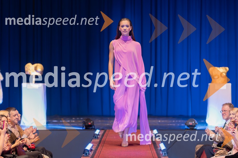 Roza oktober in moška moda, humanitarn modna revija