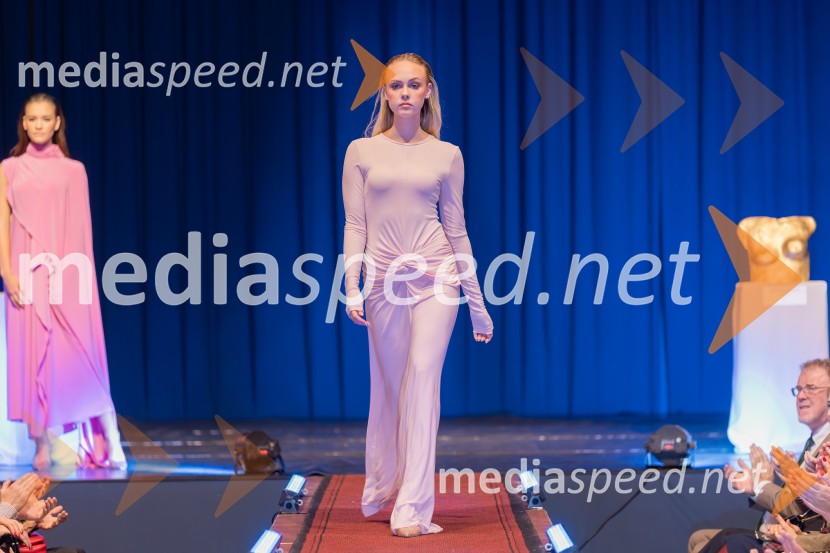 Roza oktober in moška moda, humanitarn modna revija