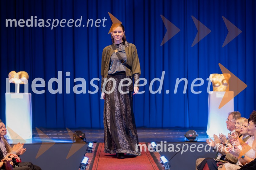  Nina  Polanec, 28. Vinska kraljica Slovenije 2025Roza oktober in moška moda, humanitarn modna revija