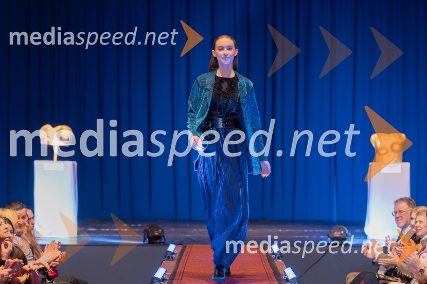 Roza oktober in moška moda, humanitarn modna revija