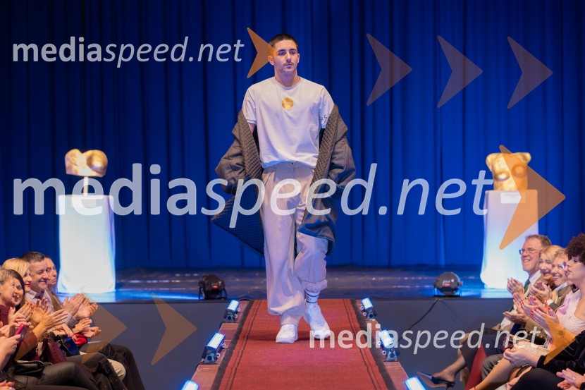 Roza oktober in moška moda, humanitarn modna revija