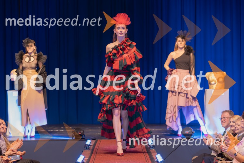 Roza oktober in moška moda, humanitarn modna revija