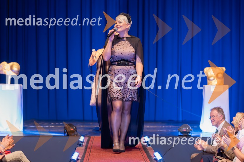 Roza oktober in moška moda, humanitarn modna revija