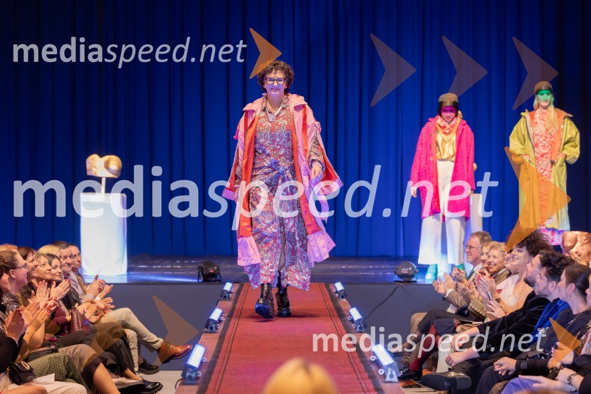 Roza oktober in moška moda, humanitarn modna revija