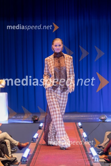 Roza oktober in moška moda, humanitarn modna revija