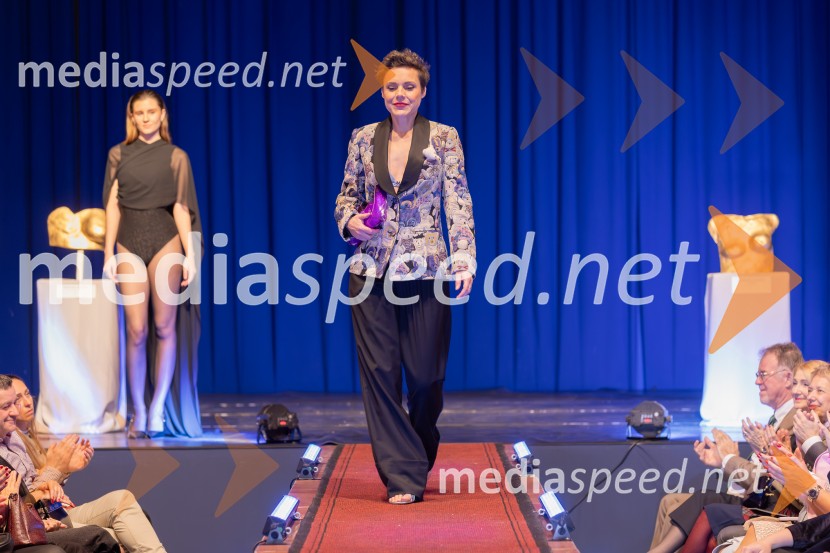 Roza oktober in moška moda, humanitarn modna revija