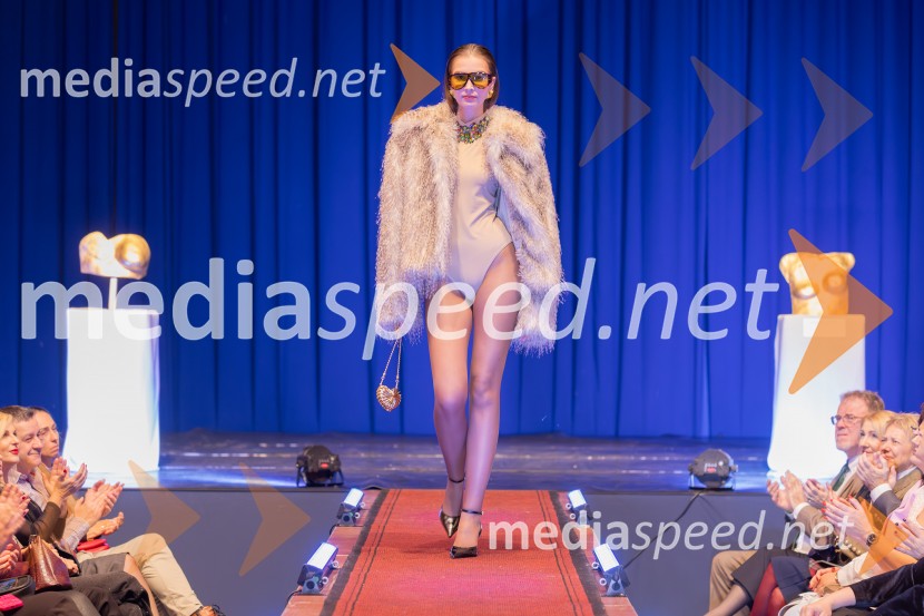 Roza oktober in moška moda, humanitarn modna revija