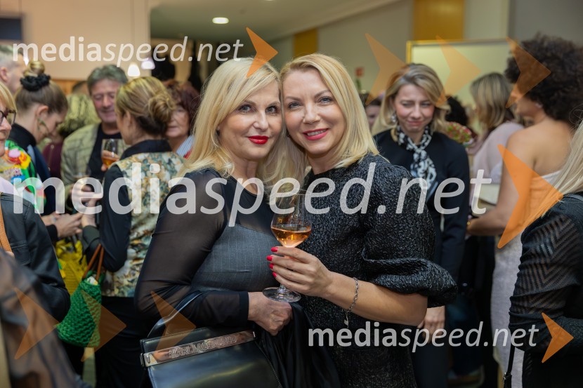 Roza oktober in moška moda, humanitarn modna revija