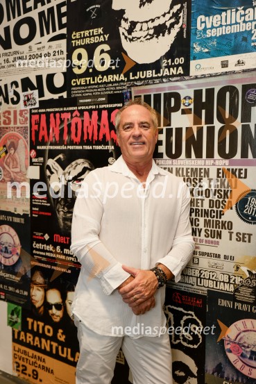 VIli Resnik s prijatelji - 30 let glasbene kariere