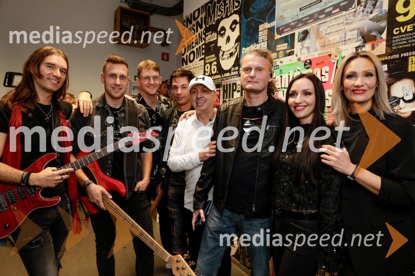 VIli Resnik s prijatelji - 30 let glasbene kariere