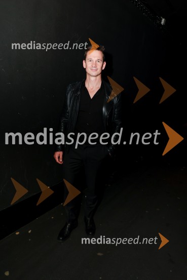 VIli Resnik s prijatelji - 30 let glasbene kariere