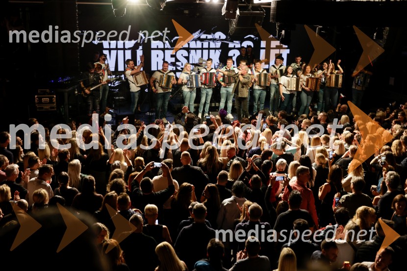 VIli Resnik s prijatelji - 30 let glasbene kariere