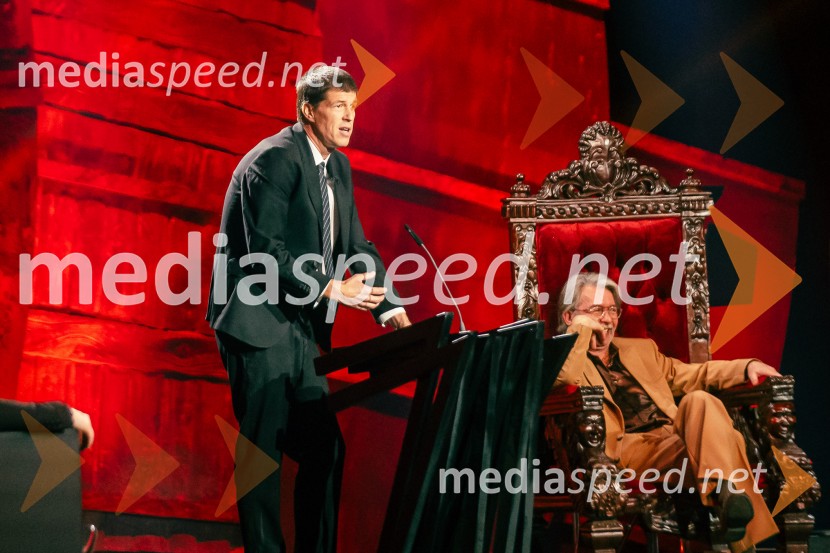  Goran Vojnović, pisatelj, kolumnist, režiser;  Robert Pešut - Magnifico, glasbenikNa žaru z Ladom Bizovičarjem, Magnifico