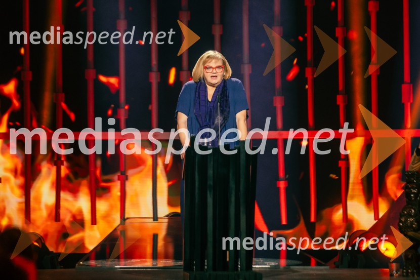  Desa Muck, voditeljica, pisateljicaNa žaru z Ladom Bizovičarjem, Magnifico