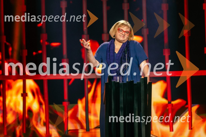  Desa Muck, voditeljica, pisateljicaNa žaru z Ladom Bizovičarjem, Magnifico