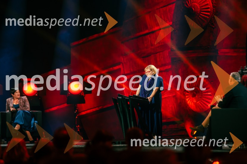  Desa Muck, voditeljica, pisateljicaNa žaru z Ladom Bizovičarjem, Magnifico