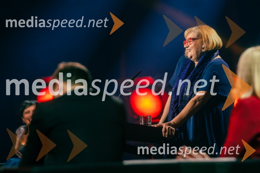  Desa Muck, voditeljica, pisateljicaNa žaru z Ladom Bizovičarjem, Magnifico