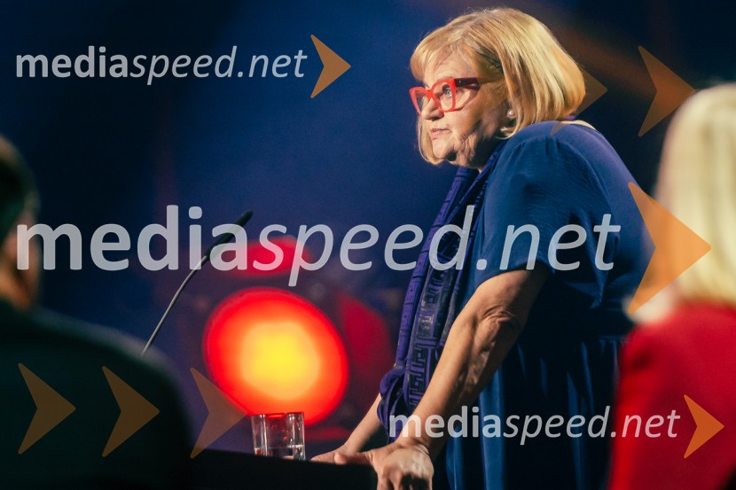  Desa Muck, voditeljica, pisateljicaNa žaru z Ladom Bizovičarjem, Magnifico