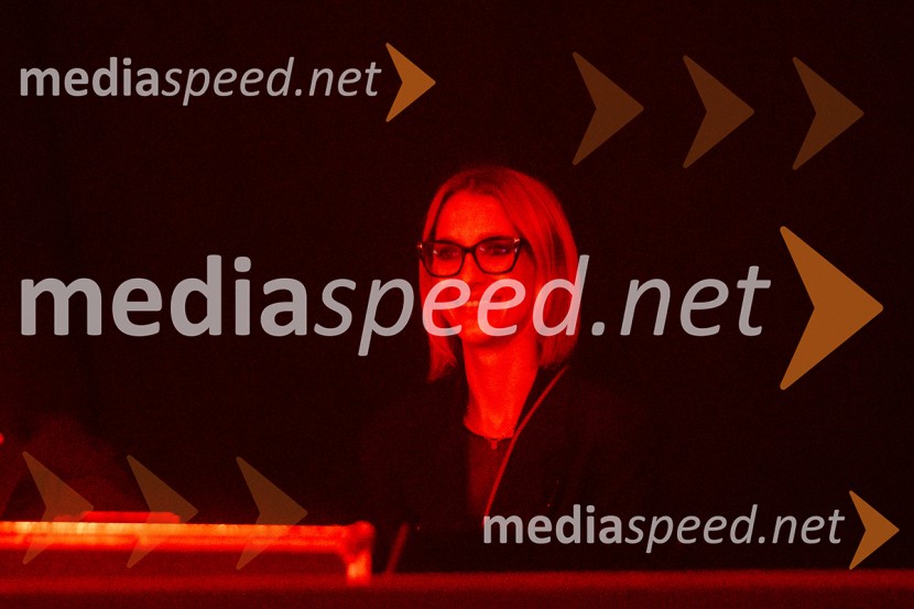 Na žaru z Ladom Bizovičarjem, Magnifico