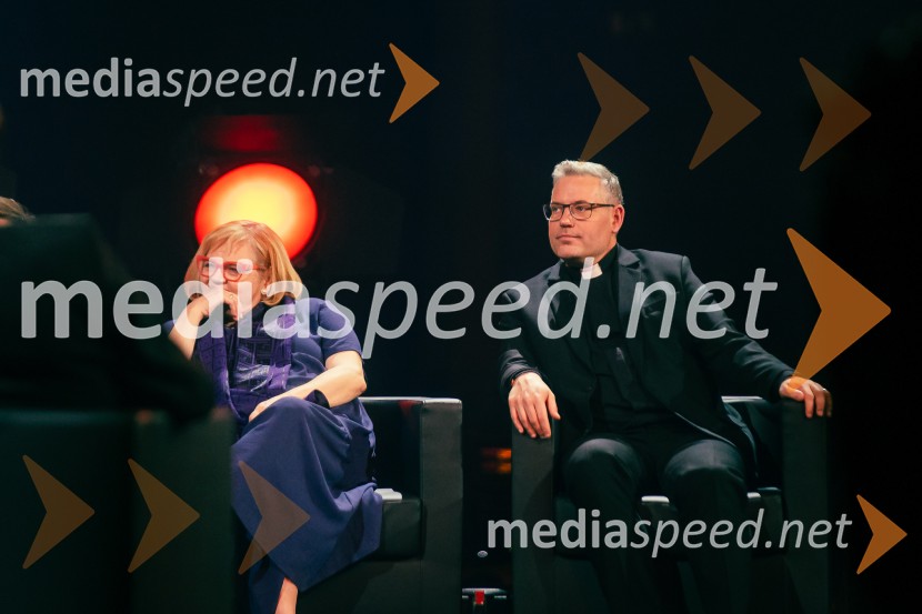  Desa Muck, voditeljica, pisateljica;  Klemen  Balažič, duhovnikNa žaru z Ladom Bizovičarjem, Magnifico