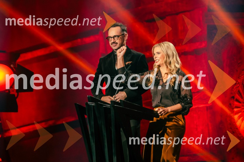  Jože Robežnik,  televizijski voditelj;  Bernarda Žarn, voditeljicaNa žaru z Ladom Bizovičarjem, Magnifico