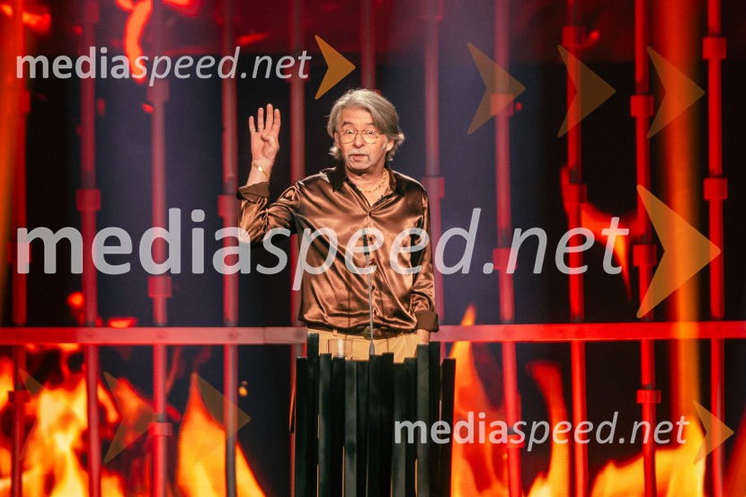  Robert Pešut - Magnifico, glasbenikNa žaru z Ladom Bizovičarjem, Magnifico