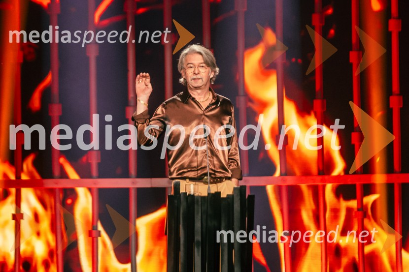  Robert Pešut - Magnifico, glasbenikNa žaru z Ladom Bizovičarjem, Magnifico