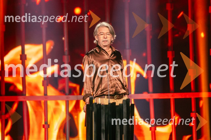  Robert Pešut - Magnifico, glasbenikNa žaru z Ladom Bizovičarjem, Magnifico