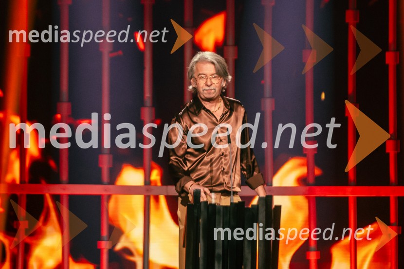  Robert Pešut - Magnifico, glasbenikNa žaru z Ladom Bizovičarjem, Magnifico