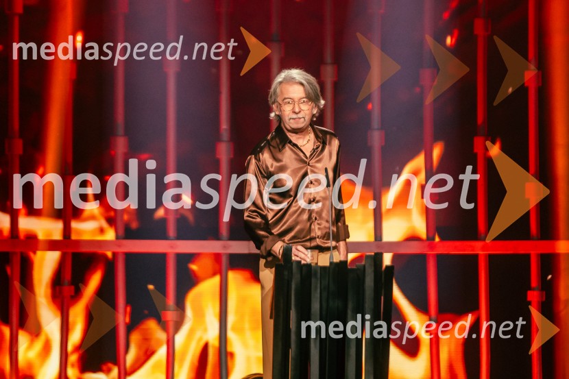  Robert Pešut - Magnifico, glasbenikNa žaru z Ladom Bizovičarjem, Magnifico