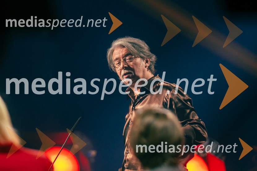  Robert Pešut - Magnifico, glasbenikNa žaru z Ladom Bizovičarjem, Magnifico