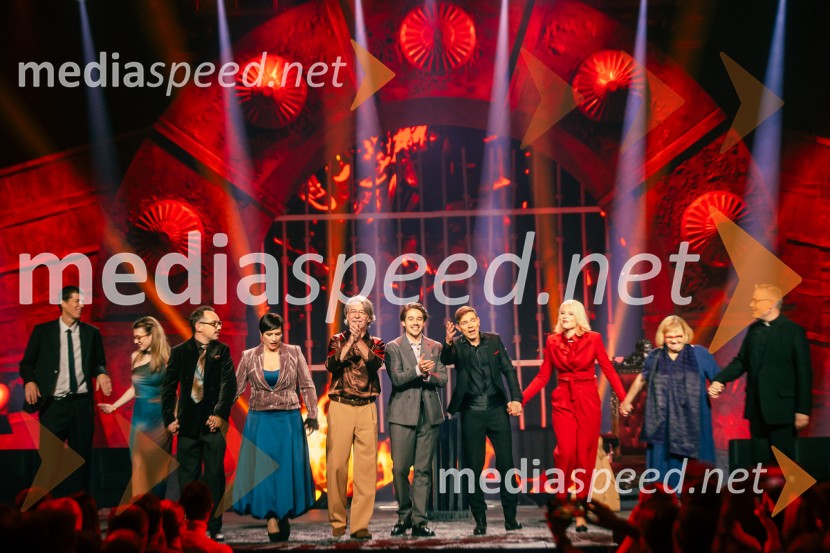 Na žaru z Ladom Bizovičarjem, Magnifico