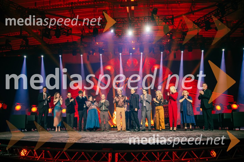 Na žaru z Ladom Bizovičarjem, Magnifico