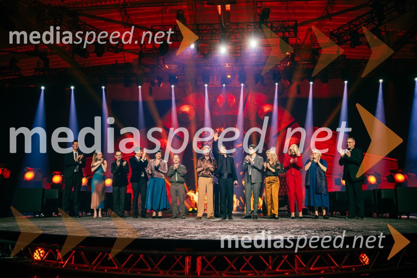 Na žaru z Ladom Bizovičarjem, Magnifico