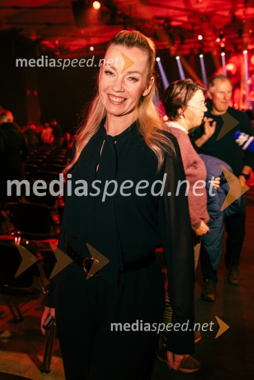  Taya Damjan, pevkaNa žaru z Ladom Bizovičarjem, Magnifico