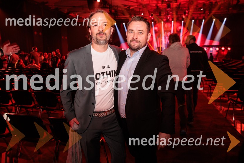  Alekander Pešut - Schatzi, glasbenik;  ... Na žaru z Ladom Bizovičarjem, Magnifico