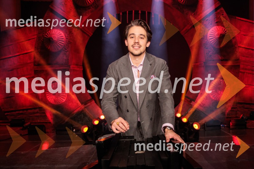  Bojan Cvjetićanin, Joker OutNa žaru z Ladom Bizovičarjem, Magnifico