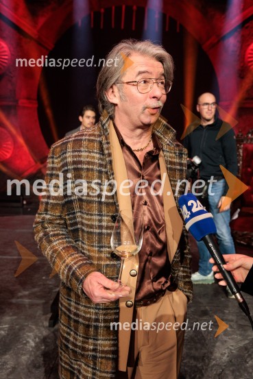  Robert Pešut - Magnifico, glasbenikNa žaru z Ladom Bizovičarjem, Magnifico