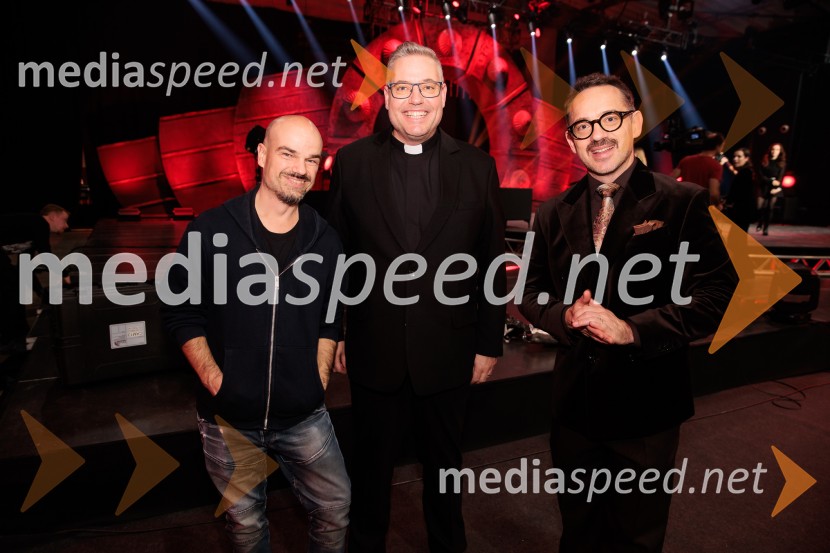  Jure Karas - Slon, glasbenik, skupina Slon in Sadež;  Klemen  Balažič, duhovnik;  Jože Robežnik,  televizijski voditeljNa žaru z Ladom Bizovičarjem, Magnifico