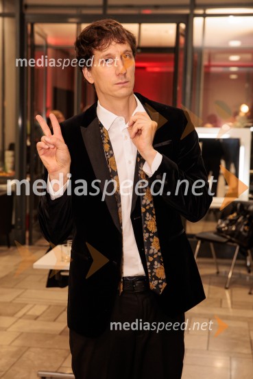  Jurij Drevenšek, igralecNa žaru z Ladom Bizovičarjem, Magnifico