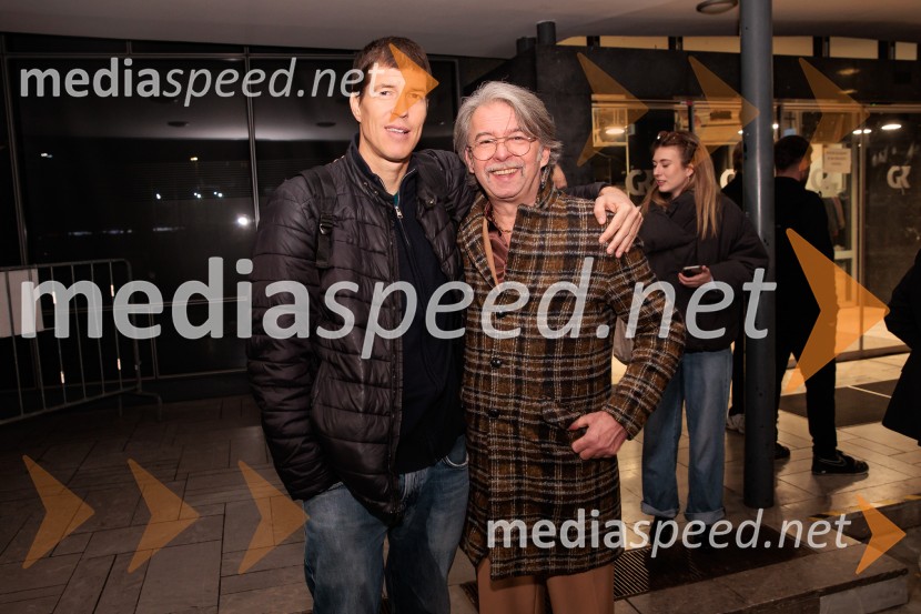  ... ;  Robert Pešut - Magnifico, glasbenikNa žaru z Ladom Bizovičarjem, Magnifico